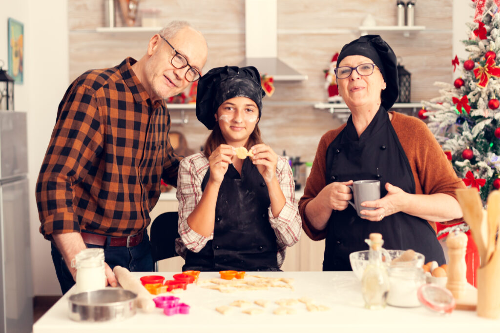 Bringing Joy to Seniors: Creative Ways to Celebrate the Holiday Season ...