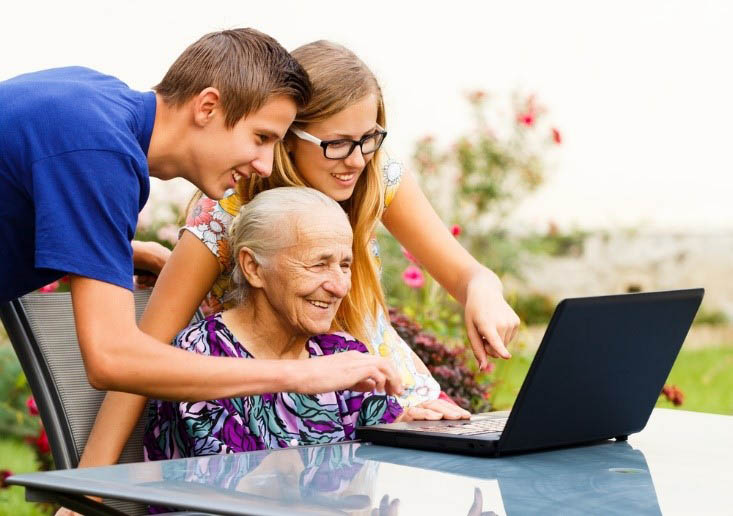 Homebound Seniors: Stay Connected Through Technology