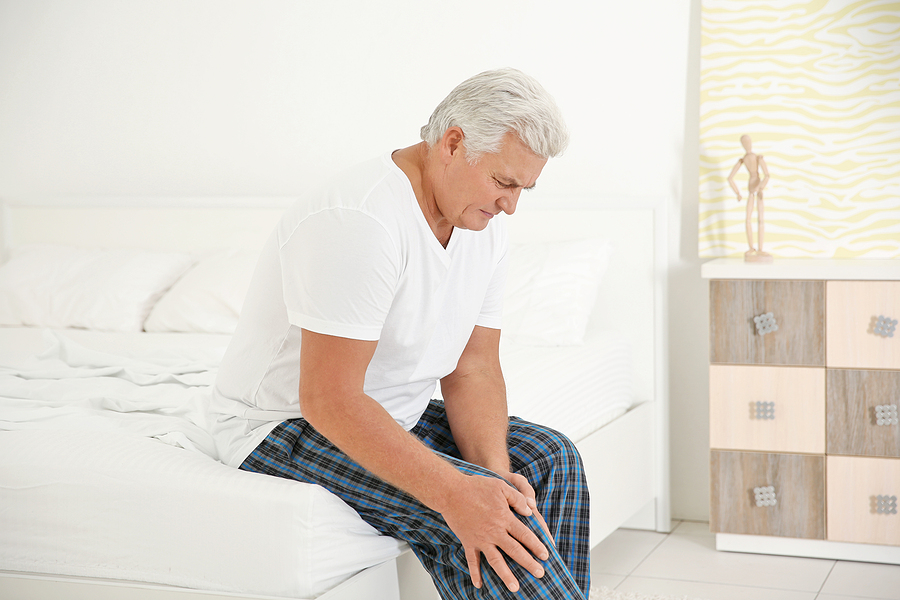 Weak Legs in Elderly Adults: Causes, Risks, Home Care